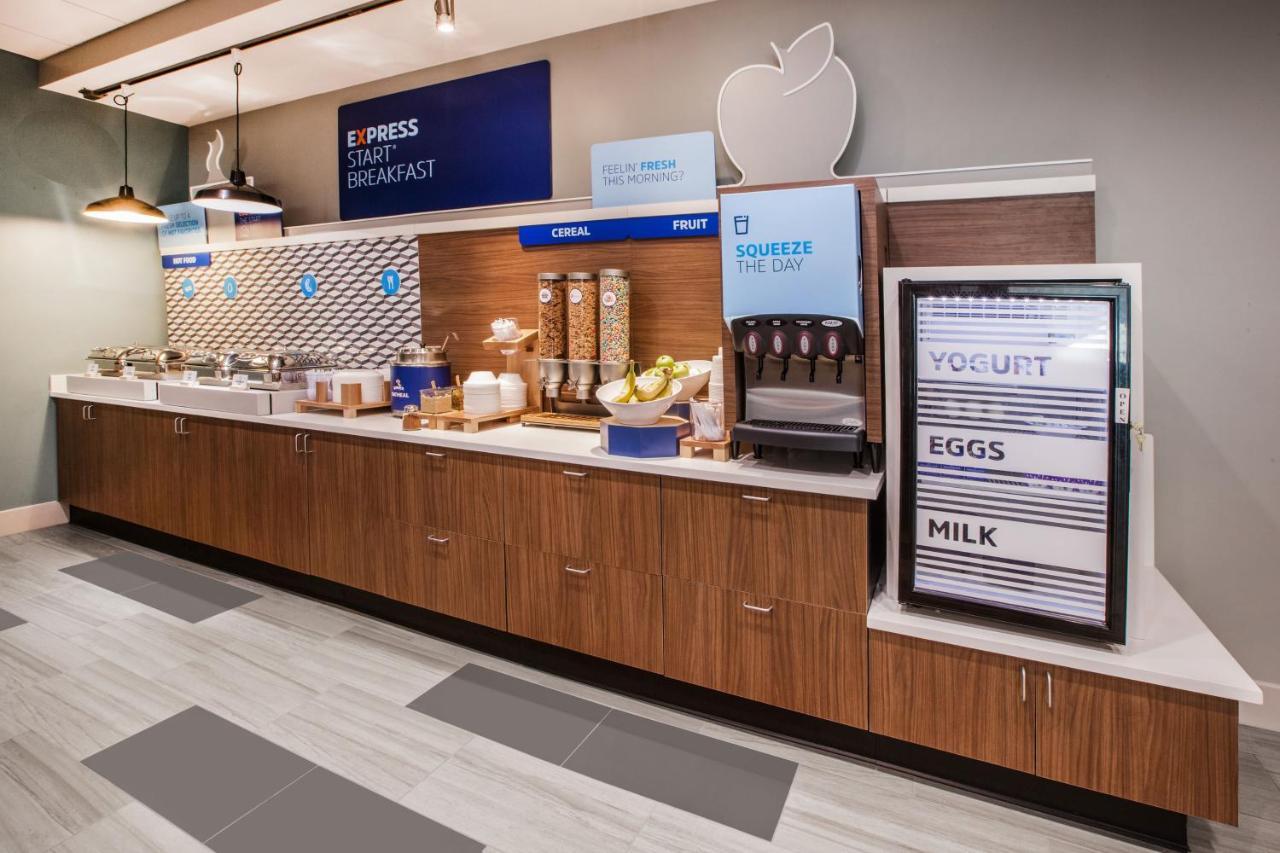 Holiday Inn Express & Suites Wilmington West - Medical Park By Ihg Extérieur photo
