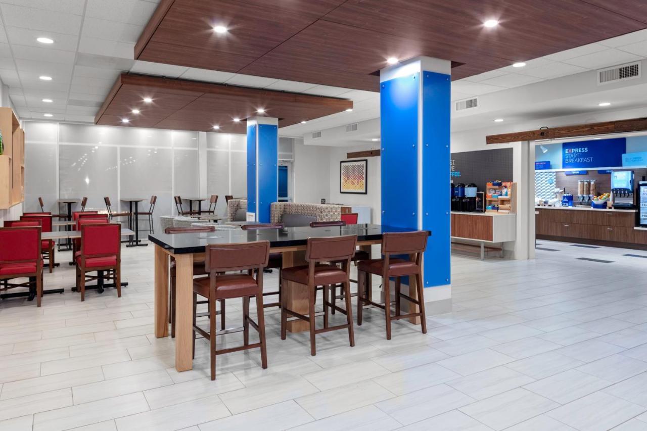Holiday Inn Express & Suites Wilmington West - Medical Park By Ihg Extérieur photo