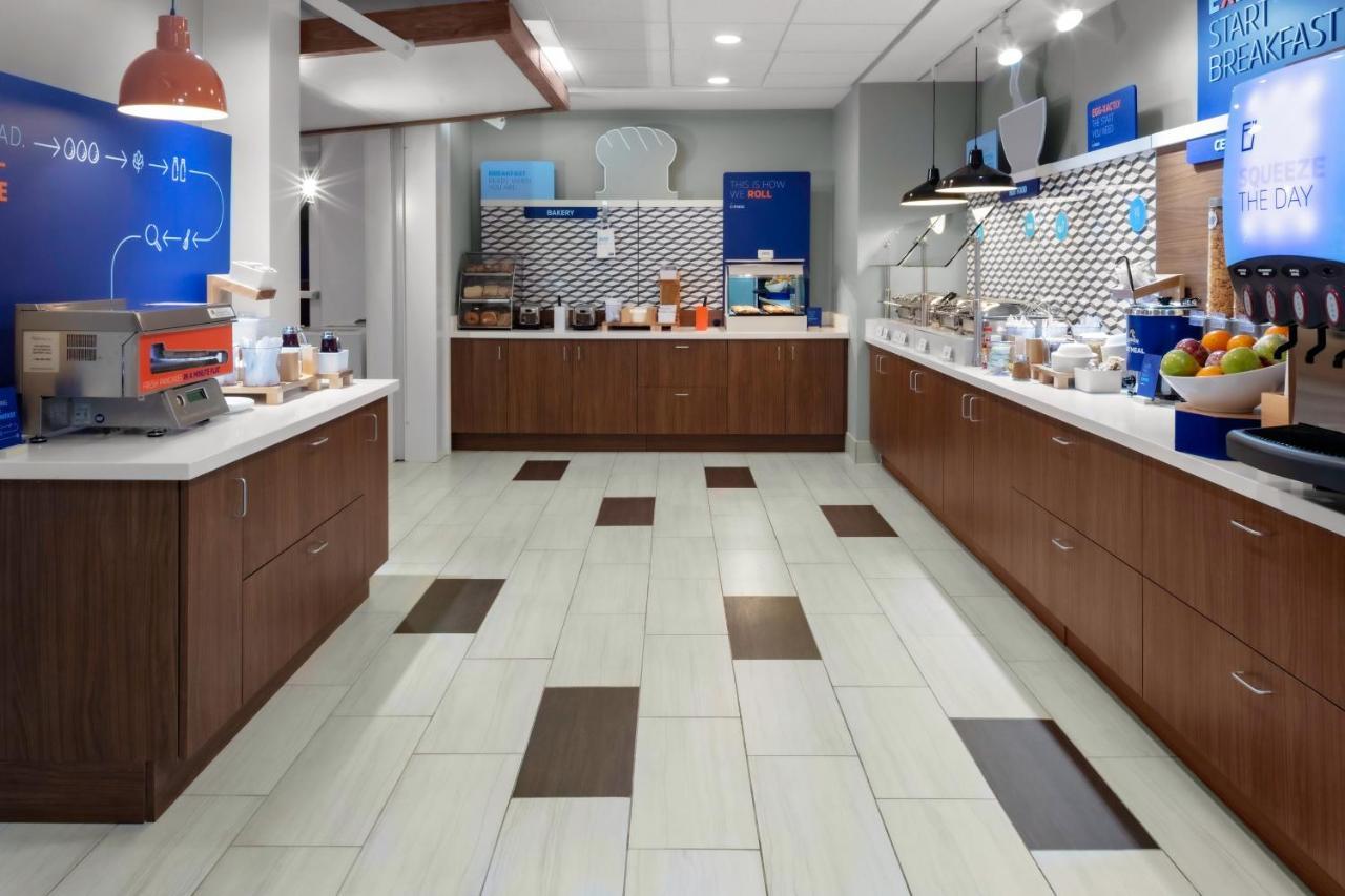 Holiday Inn Express & Suites Wilmington West - Medical Park By Ihg Extérieur photo