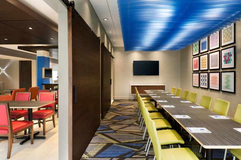Holiday Inn Express & Suites Wilmington West - Medical Park By Ihg Extérieur photo